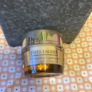 Estée Lauder Supreme